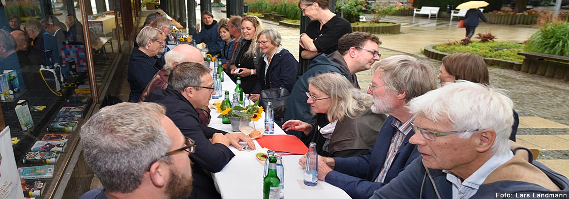 Lange Tafel der Baukultur